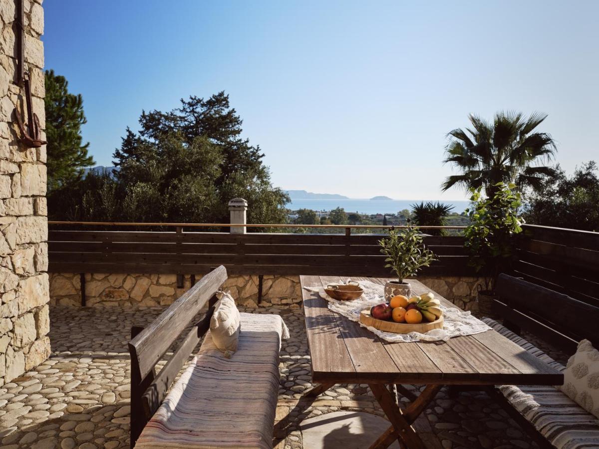 Vafias Villa - Tranquil Location, Ideal For Large Groups, By Zantewize Lithakia  エクステリア 写真