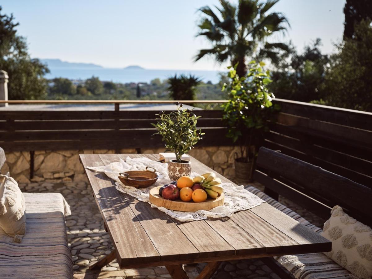 Vafias Villa - Tranquil Location, Ideal For Large Groups, By Zantewize Lithakia  エクステリア 写真