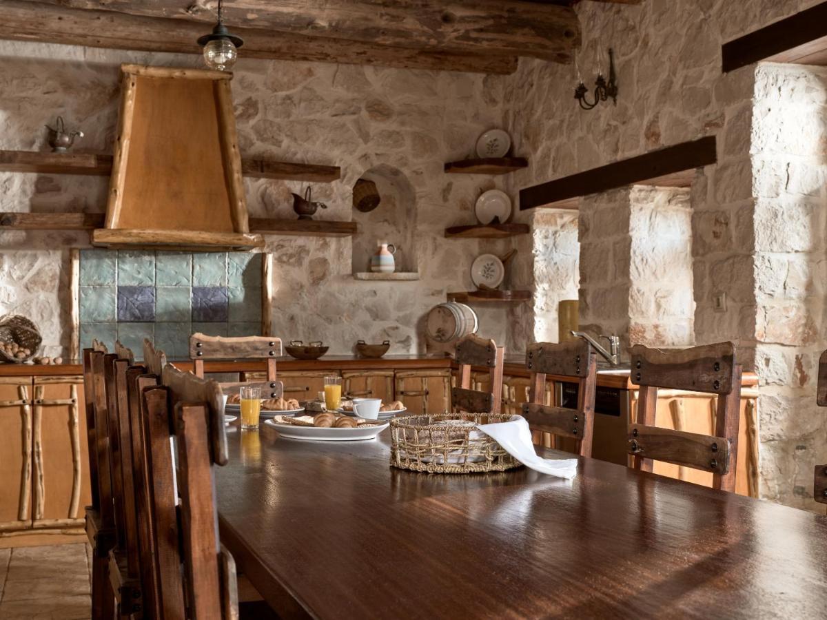 Vafias Villa - Tranquil Location, Ideal For Large Groups, By Zantewize Lithakia  エクステリア 写真