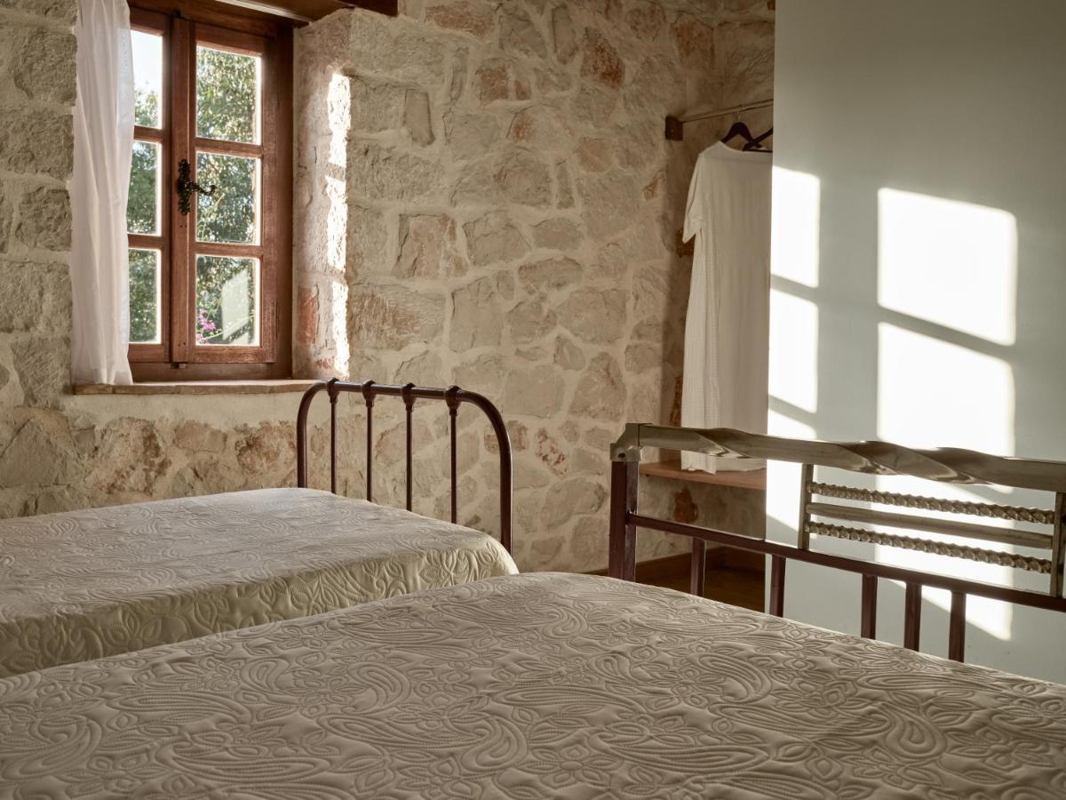 Vafias Villa - Tranquil Location, Ideal For Large Groups, By Zantewize Lithakia  エクステリア 写真